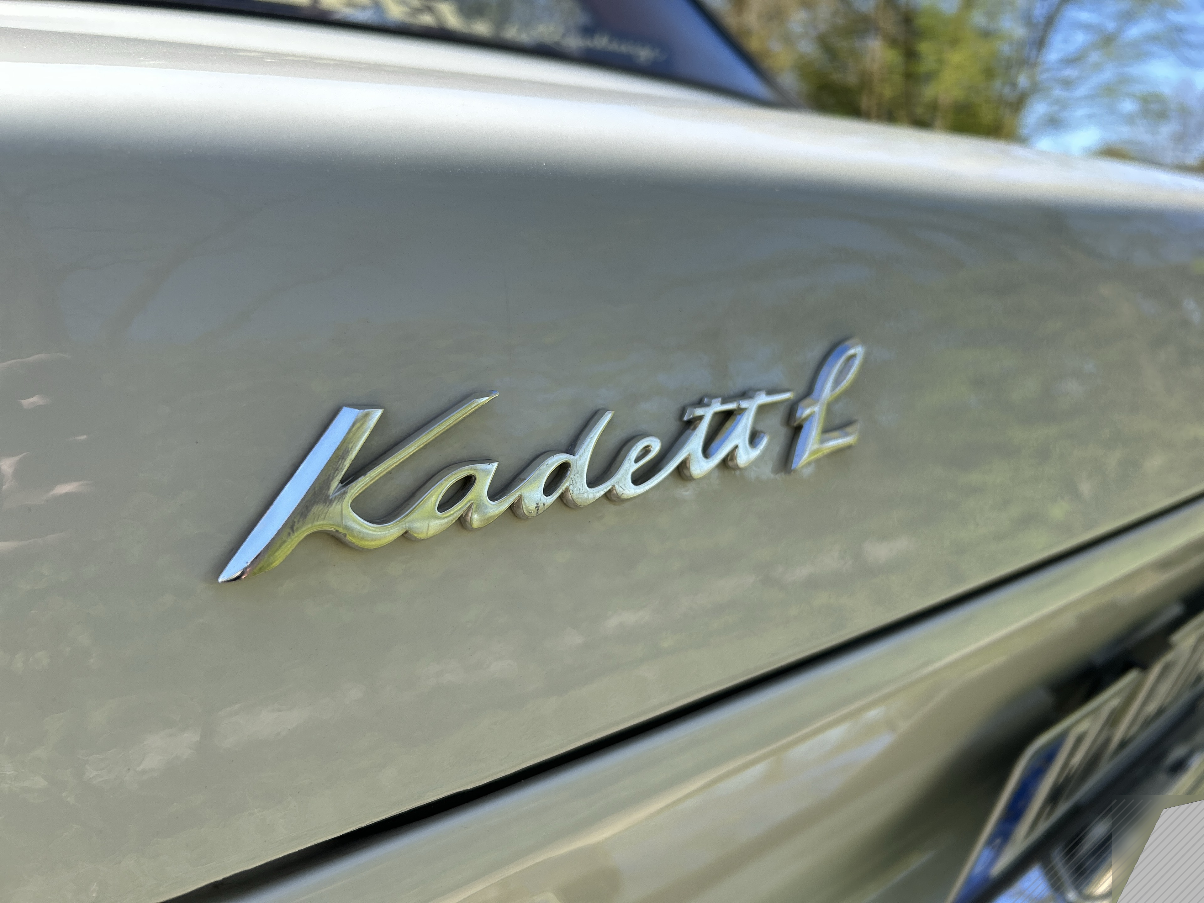 Kadett Schriftzug als Detailaufnahme